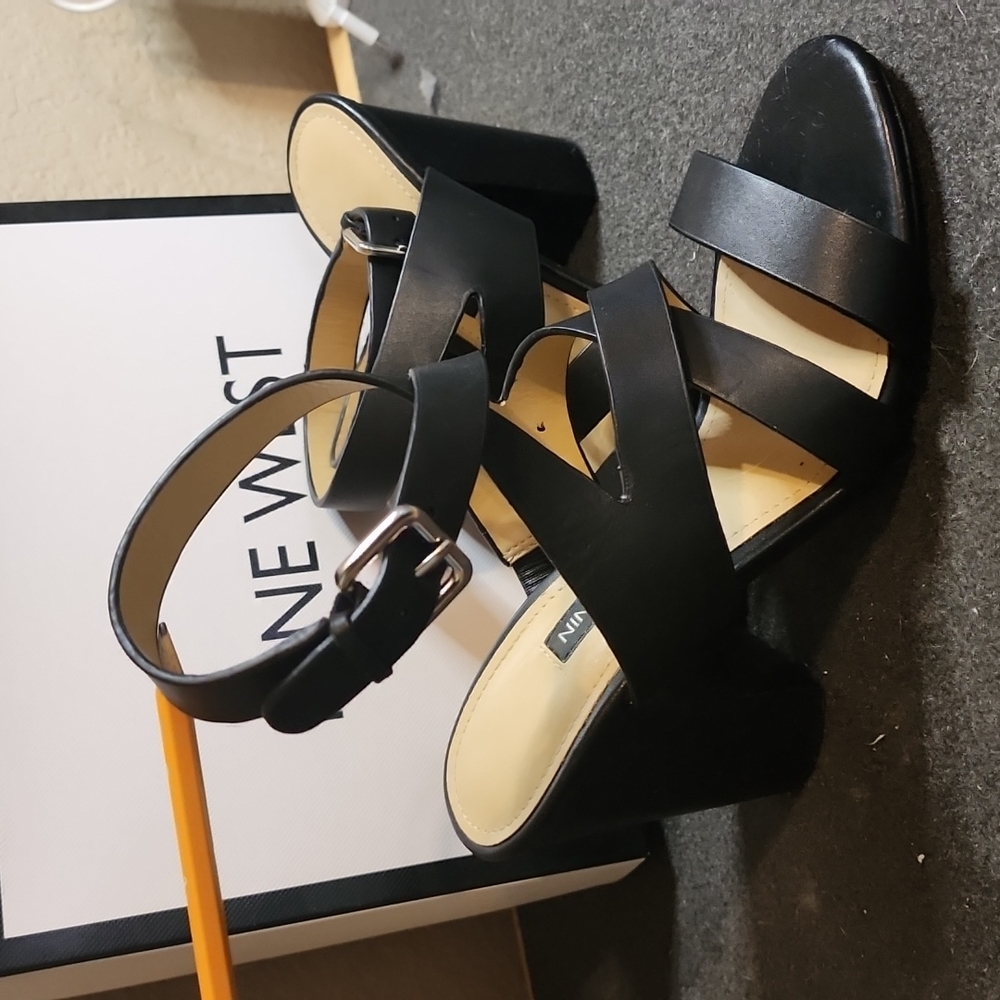 NINE WEST black sandals sz 6.5